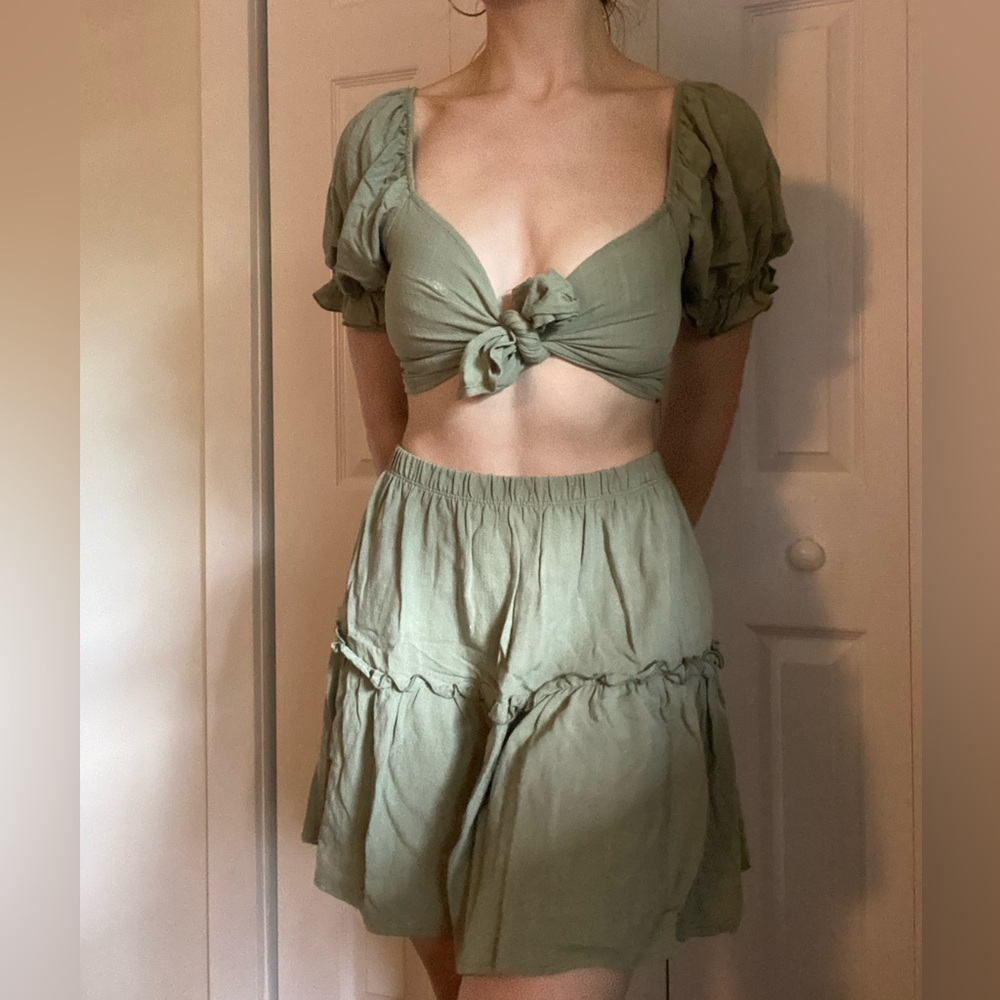 NWOT blue blush two piece co ord skirt set linen blend in army green
